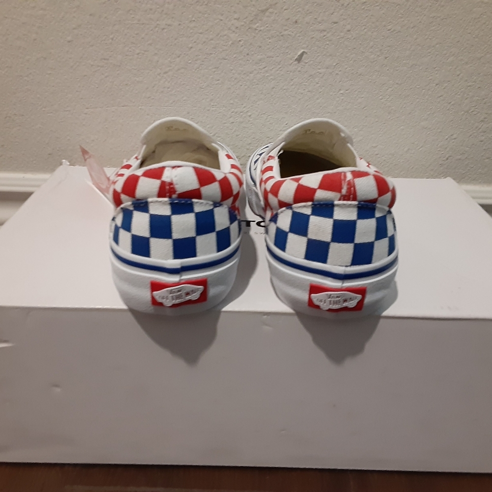 Vans - Picture 3 of 4